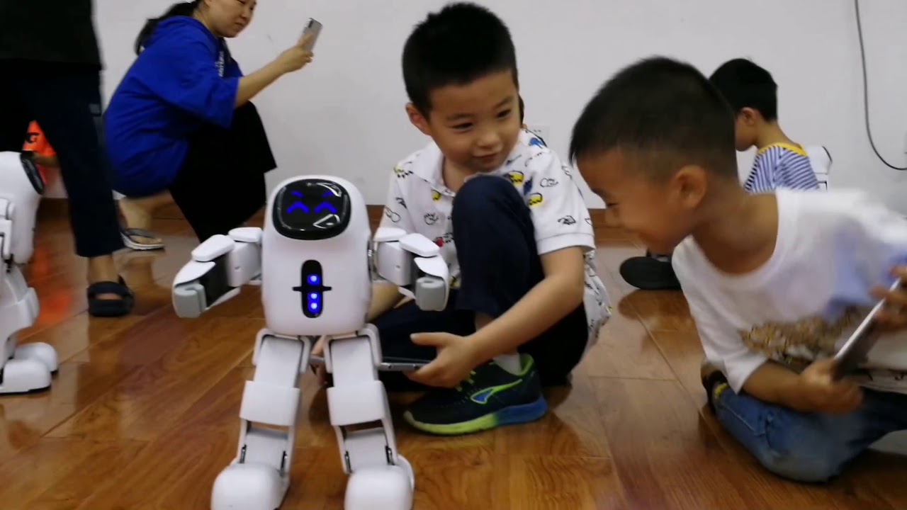 PANDO robot in Happy Kids too!